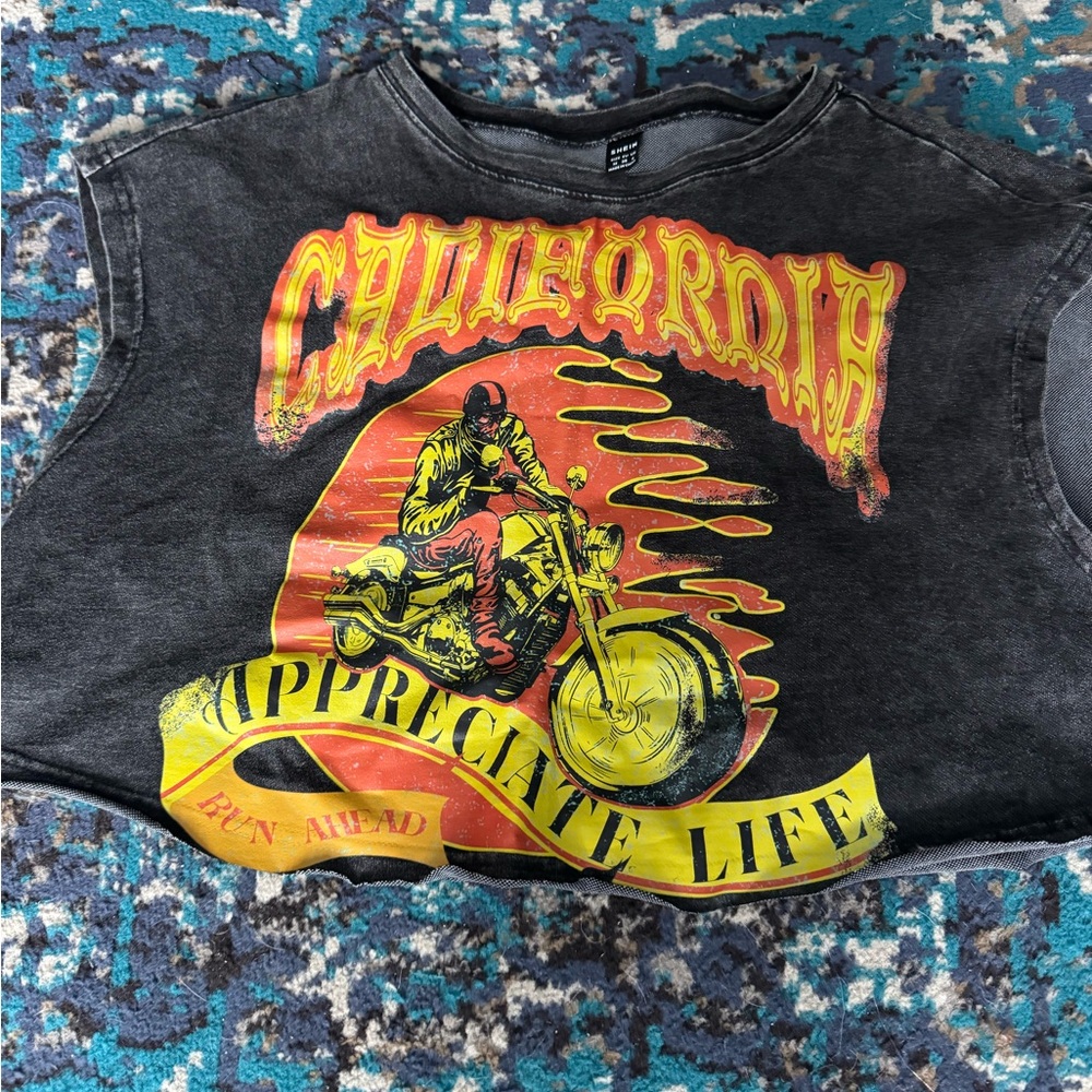 Women’s medium biker crop top